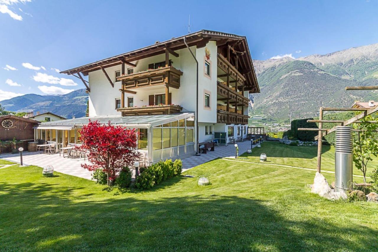 Hotel Montani Morter Bagian luar foto