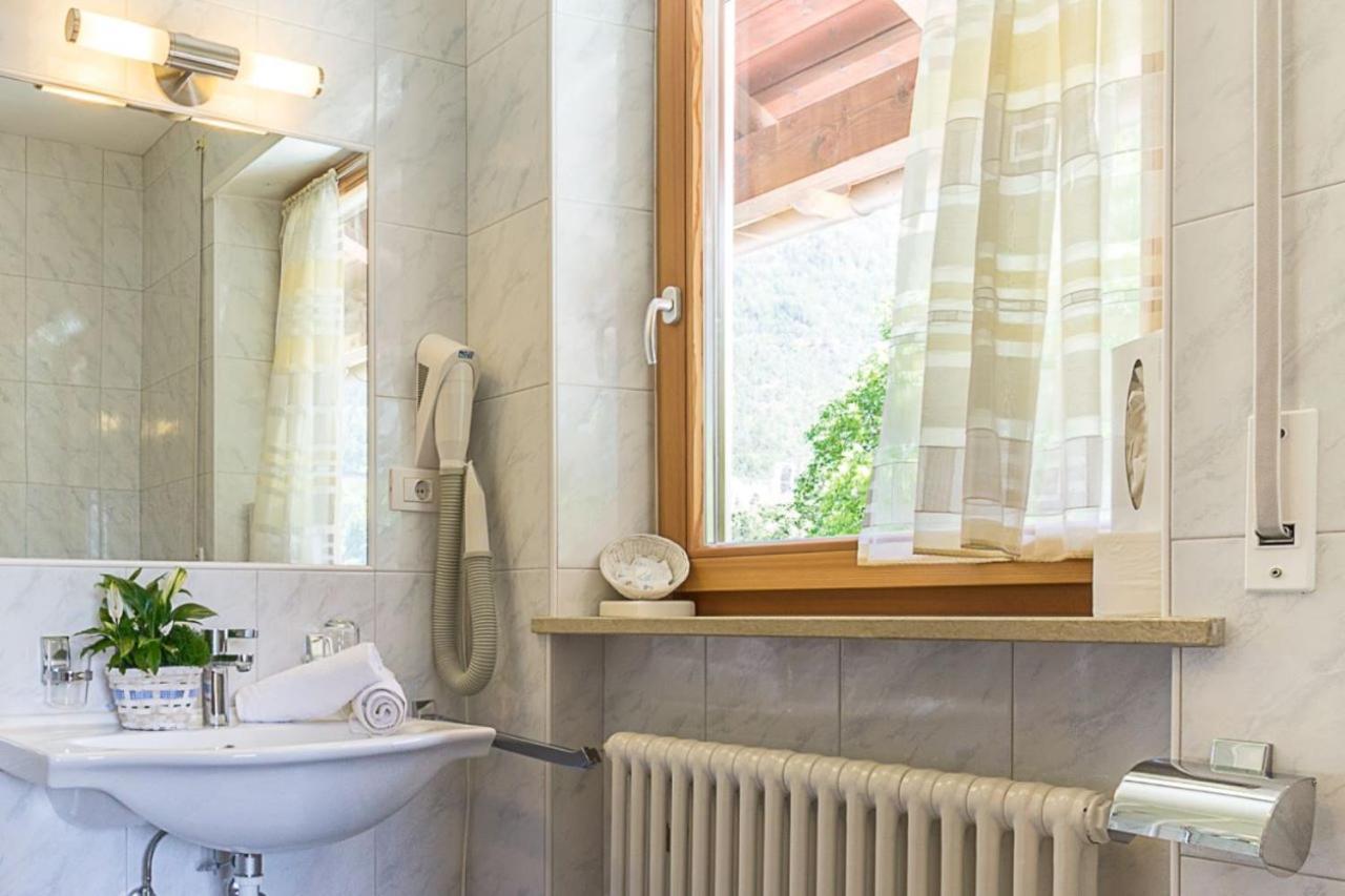 Hotel Montani Morter Bagian luar foto