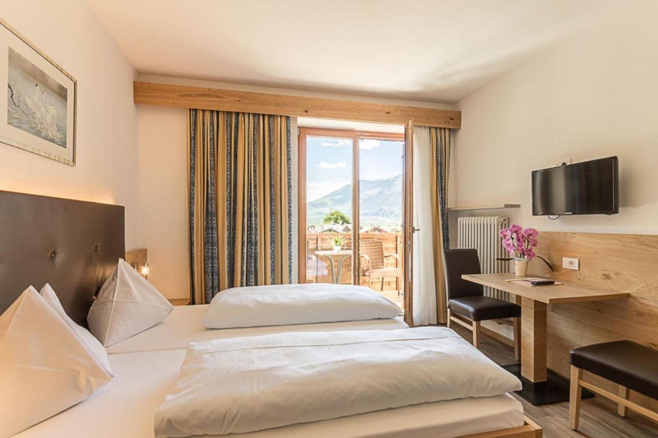 Hotel Montani Morter Bagian luar foto