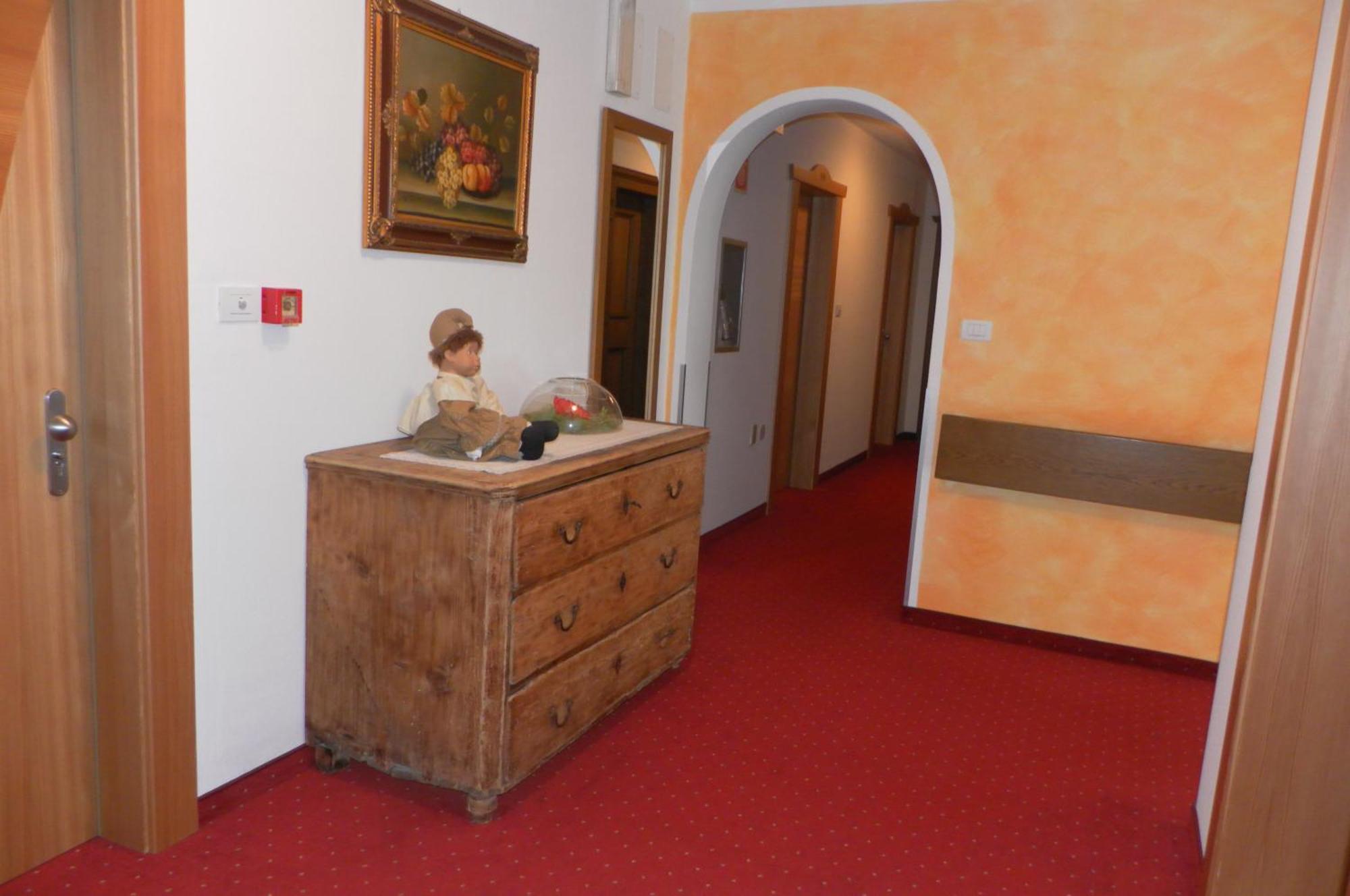 Hotel Montani Morter Bagian luar foto