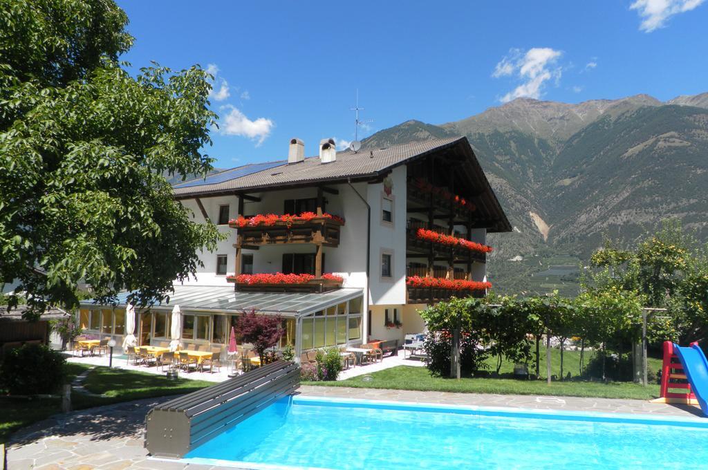 Hotel Montani Morter Bagian luar foto